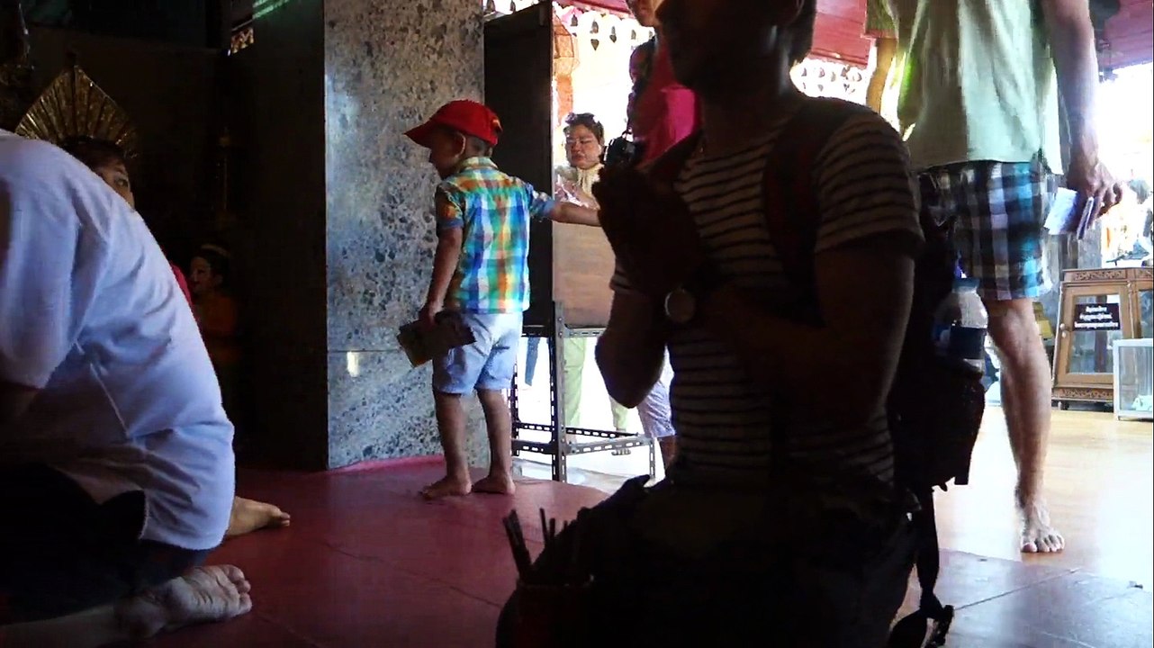 Voyage Thailande:Dans un temple pres de Chiang Mai (suite)