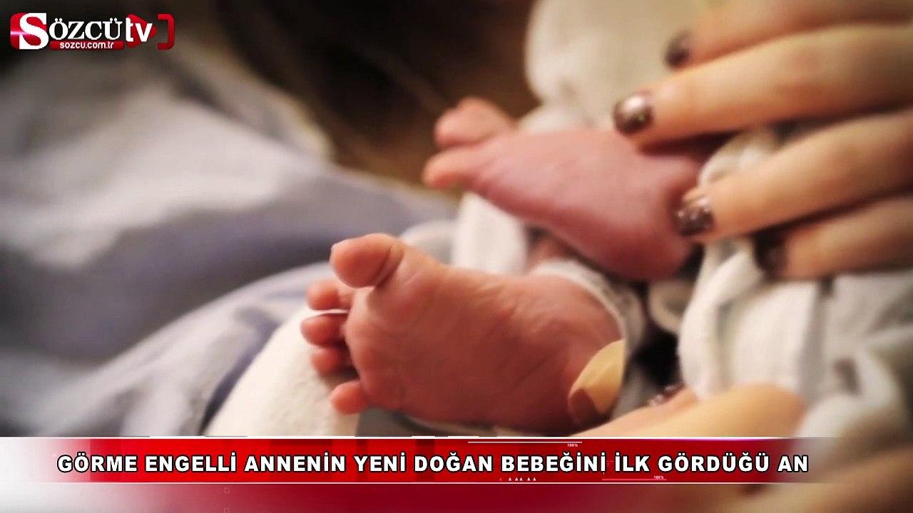 Görme engelli anne bebeğini gördü