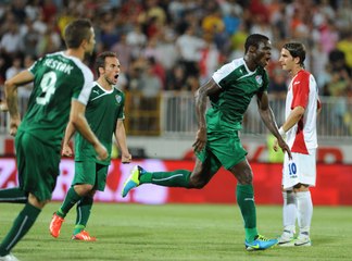 Le coup franc surpuissant signé Taye Taiwo !