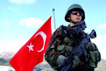 Facebook'ta Fotoğraf Paylaşan Askere 2 Yıl Hapis