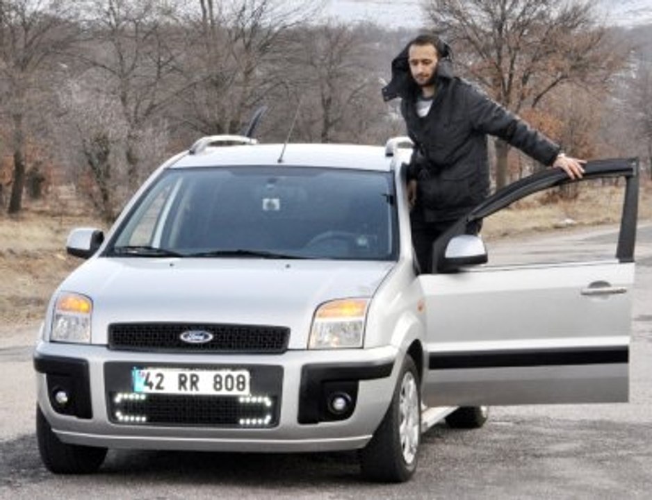 Bu Yolda Arabalar Kendi Kendine Gidiyor