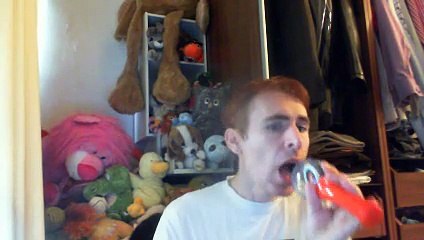 Wiwi égratigne "invisible" de U2