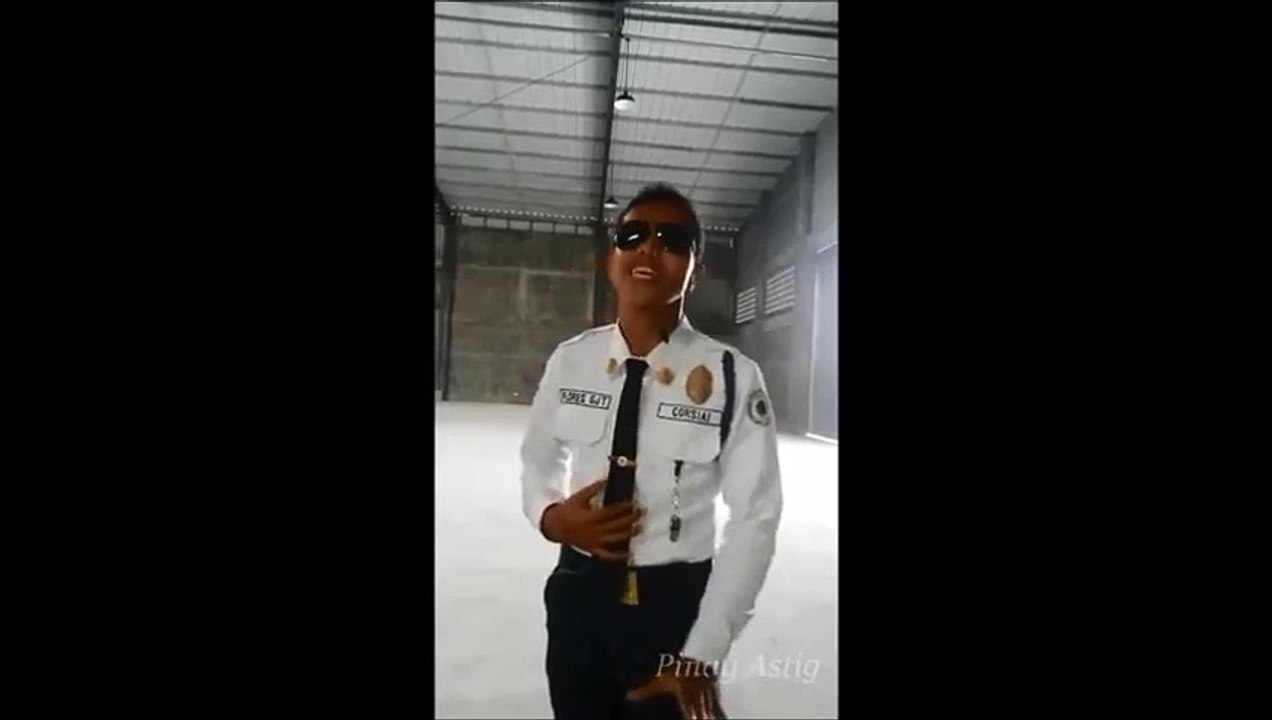 Davao security sings Brian McKnight "Back at One"