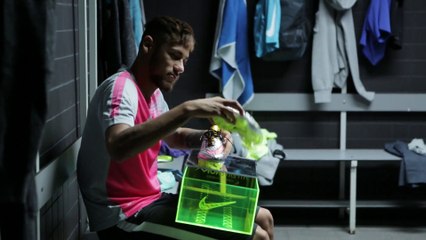 Neymar Jr.  Nike Hypervenom Liquid Diamond Unboxing