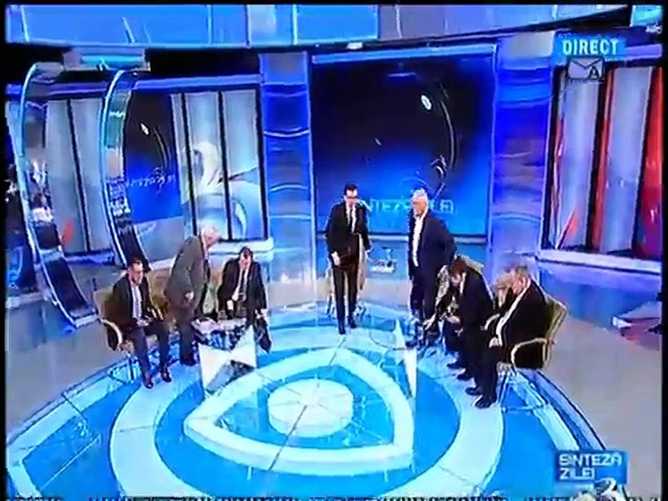 In gura presei cu Mircea Badea + pasa cu Sinteza zilei - Duminica 25 Ianuarie 2015