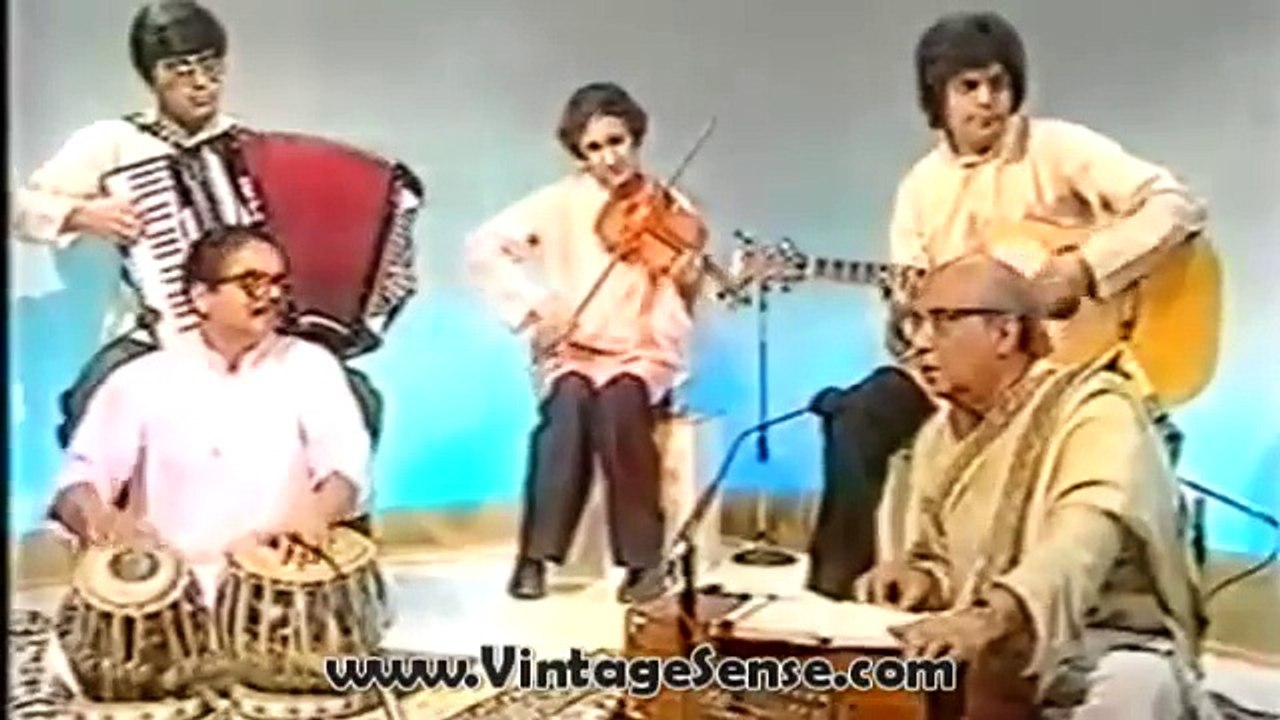 Jagmohan Sursagar Performing Live Mujhe Na Sapnon Se Behlao