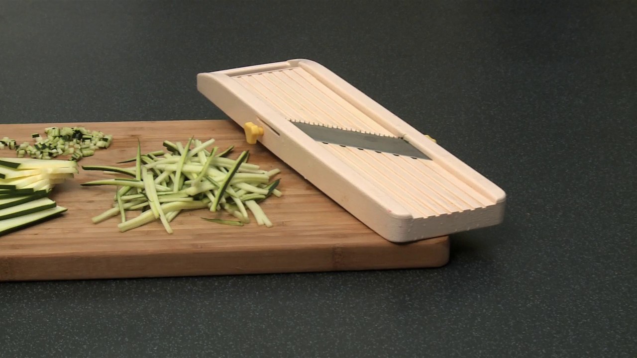 Comment utiliser une mandoline ? - Gourmand