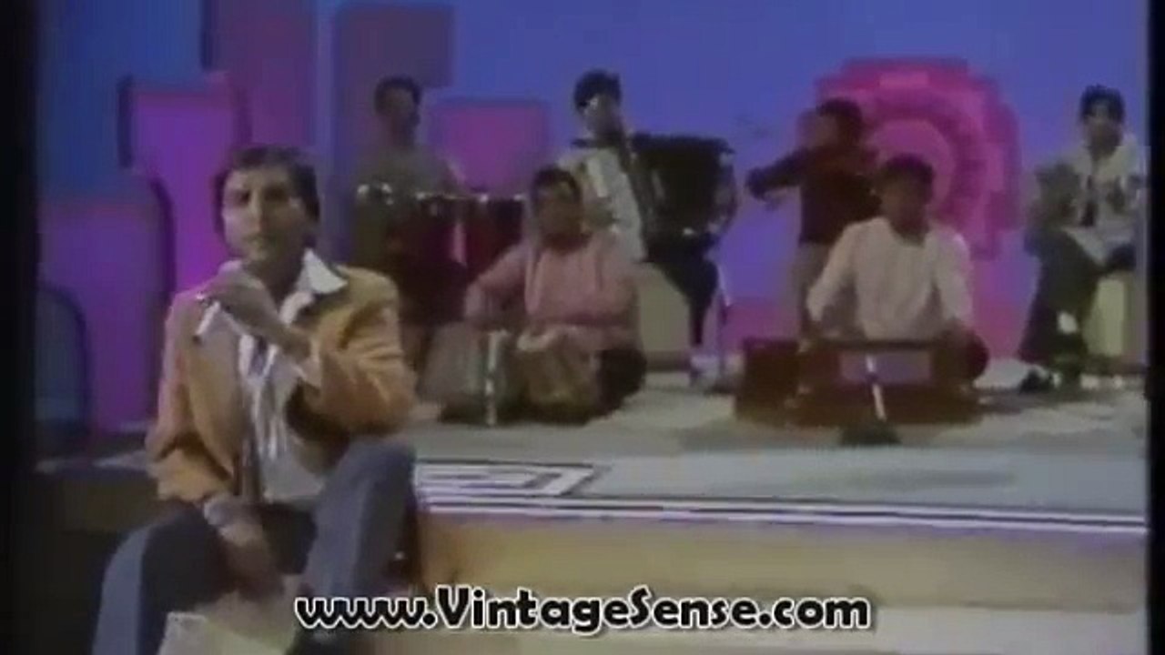 Akhlaq Ahmad Live Sona na Chandi na koi Mehal in film Bandish 1980 Robin Ghosh