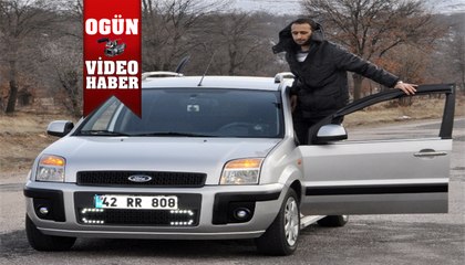 Bu yolda arabalar kendi kendine gidiyor