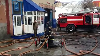 Des pompiers volants!