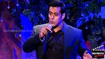 Salman Khan Introduces Girlfriend Iulia Vantur To His Family - WATCH