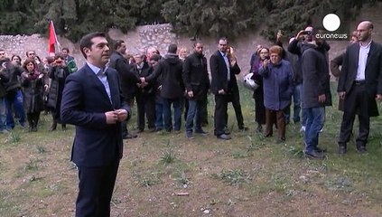 Eine Botschaft an Deutschland? Tsipras besucht Gedenkstätte für Widerstandskämpfer des II. WK