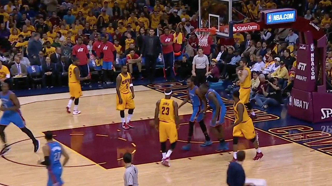Kevin Durant Throws Down Monster Dunk Against Cavs, Taunts LeBron James