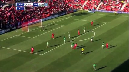 Isaias scores long range stunner against Newcastle Jets