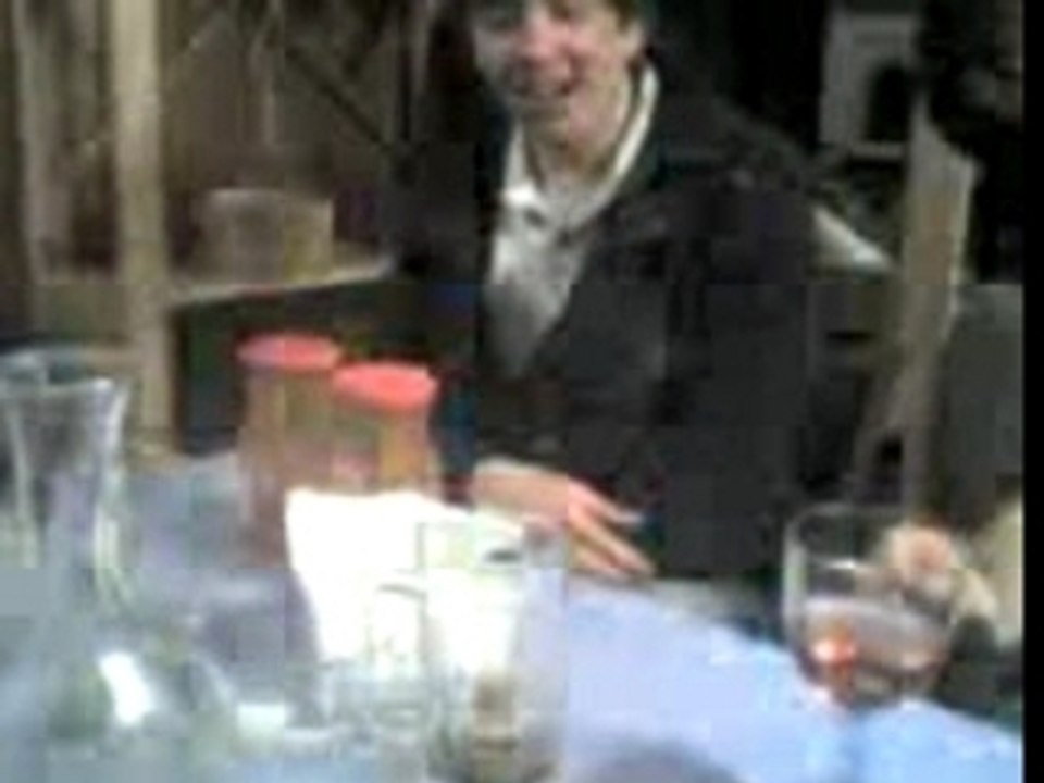 Kevin et anro rentre dans leur cuisine!!