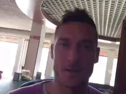 O Totti caiu na brincadeira e brincou com grito famoso de Cristiano Ronaldo