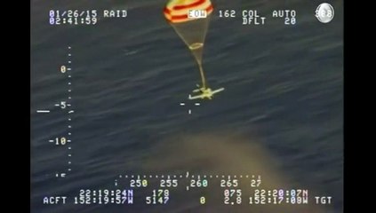 Un pilote sauvé par le parachute de son avion en plein Pacifique