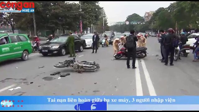 3 xe máy đâm nhau, 3 người nhập viện