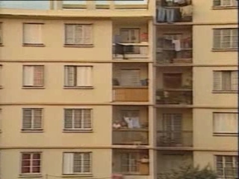 Ze inconnus story  pub la drogue