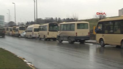 Küçükçekmece'de Minibüsçüler Kontak Kapattı