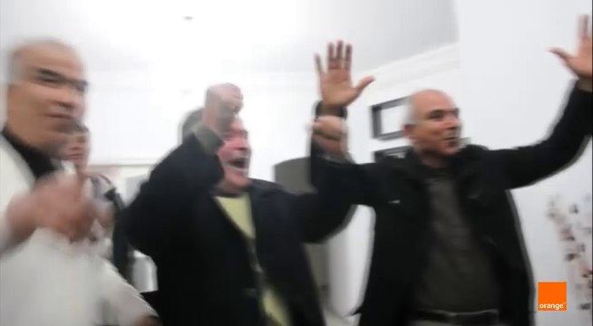 أجواء مباراة تونس و الكونغو في منزل أيمن عبد النور