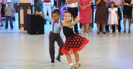 Dans Eden Minik Afacanlar