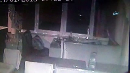 20 ayrı yeri soyan hırsızlar güvenlik kamerasında !