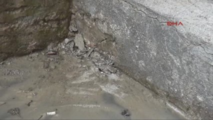Komşusunun Tesisatı Patlayınca Evini Su Bastı