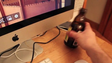 Entrena a conejo para que le lleve cerveza