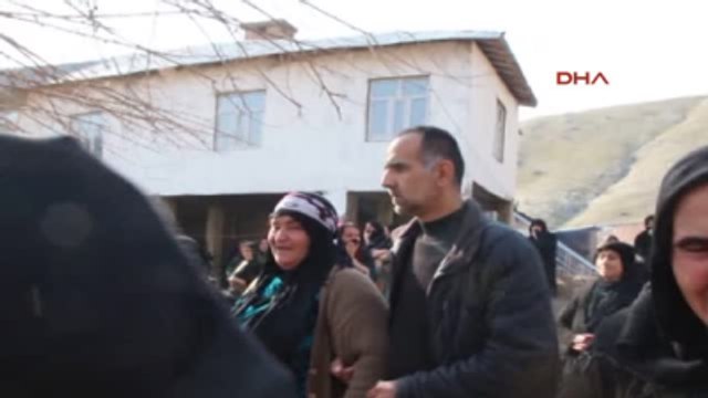 Hakkari Şemdinli Askerlerin Açtığı Ateşle Ölen Gencin Cenazesi Toprağa Verildi