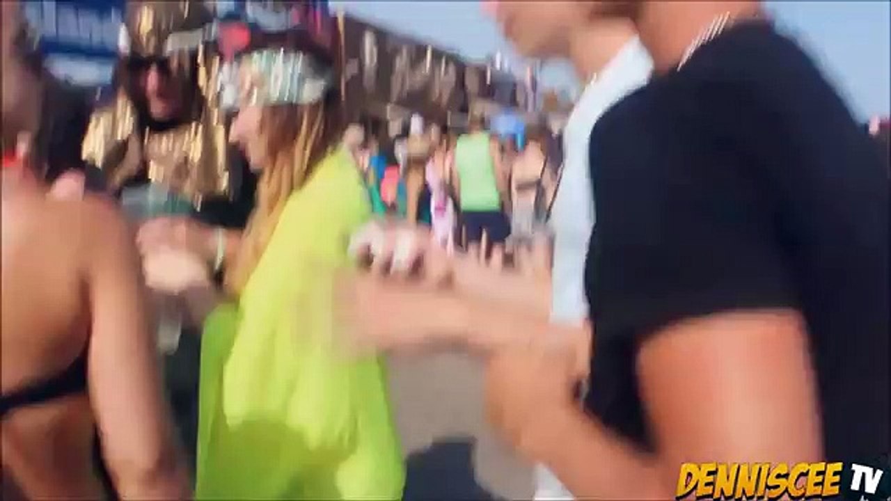 How to Kiss a Stranger - Kissing Prank (Card Trick) - Kissing Strangers - Making Out with Strangers