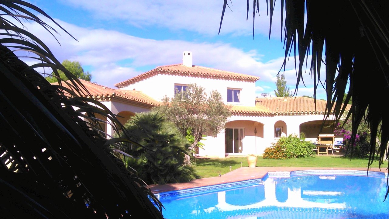 PERPIGNAN VILLA A VENDRE - 290 m² sur parc arboré de 5000 m²