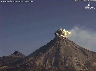 Colima Volcano 21 January 2015. Huge explosion at 9-14am. Ash column 4kms from mexico webcams