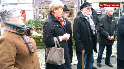 Descargar video: Quimper. Commémoration de la découverte du camp d'Auschwitz