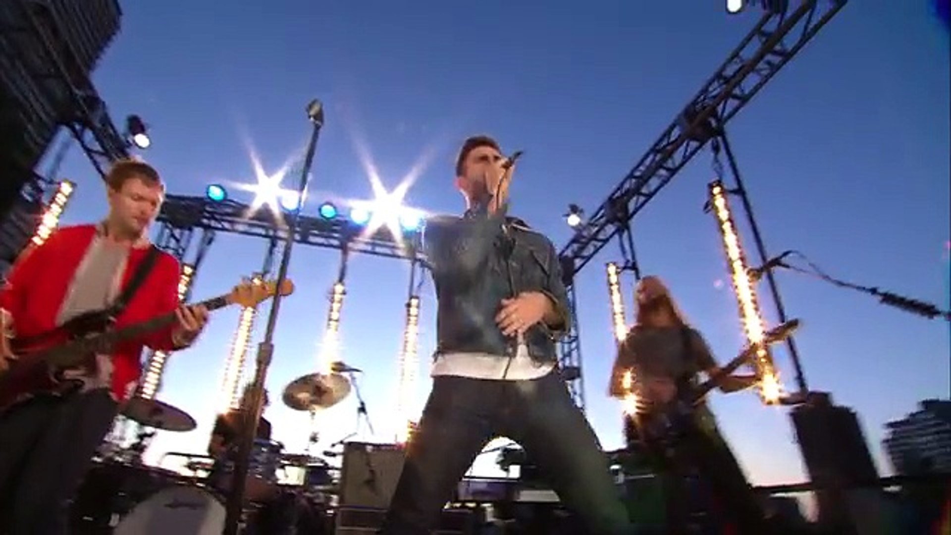Maroon 5 - Harder To Breathe (VEVO Summer Sets)