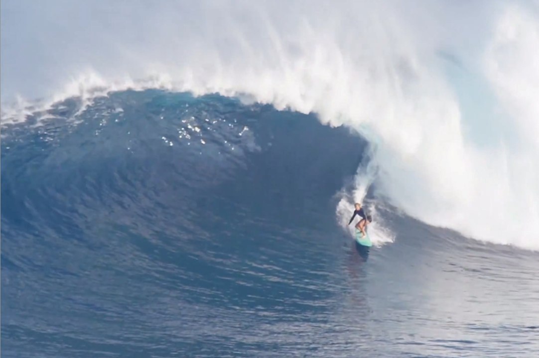 PAIGE ALMS - SURFING BIG WAVE AT JAWS