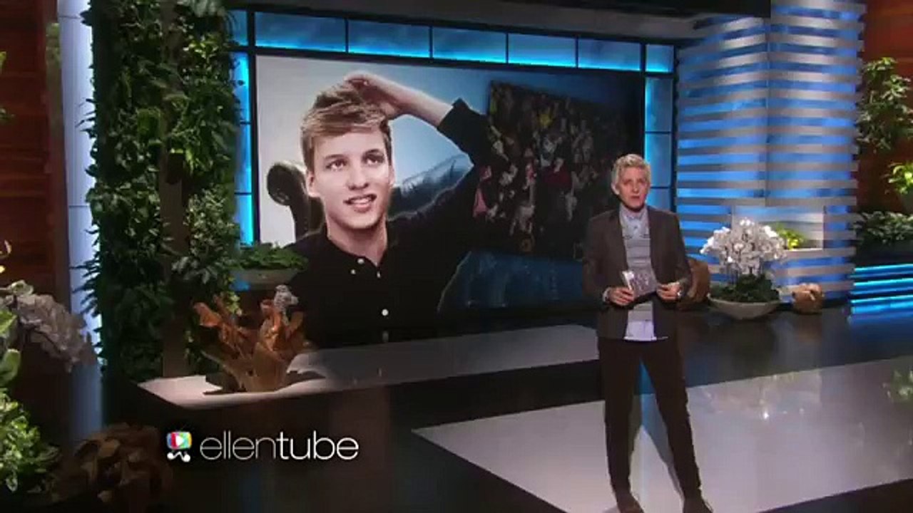 George Ezra Performs 'Budapest'