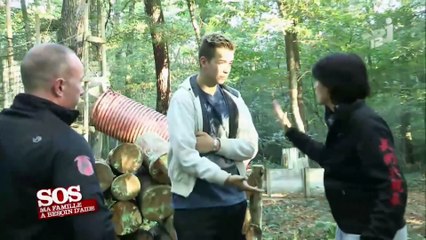 SOS ma famille : un ado se prendre une raclée