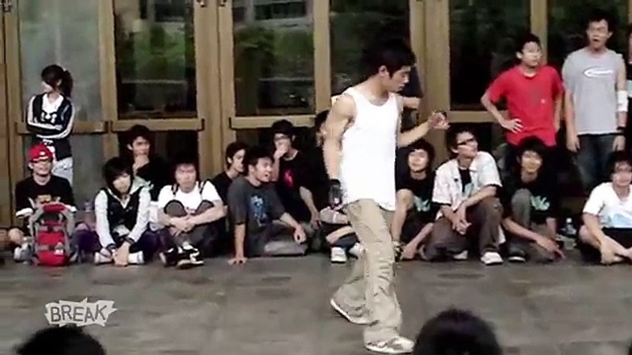 Break Dancer Breaks Arm