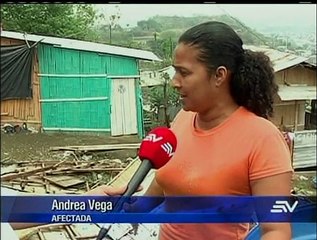 80 familias en riesgo por lluvias en cerro cercano a Nueva Prosperina