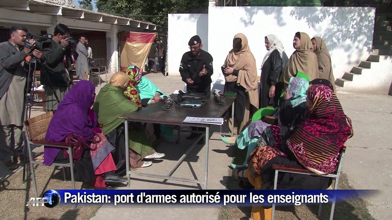 Peshawar: après le carnage, port d'armes pour les enseignants