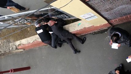 School kid gets detained by Transit Police at Windsor Station 15 - 10 - 2014_2