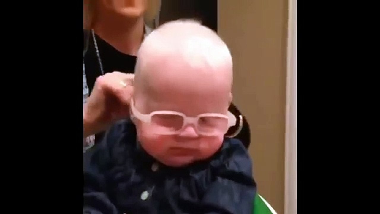 La petite Louise voit sa maman pour la 1ère fois