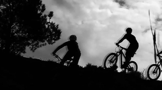 Commencal riding addiction, le parcours de Myriam NICOLE, Thibaut et Gaëtan RUFFIN