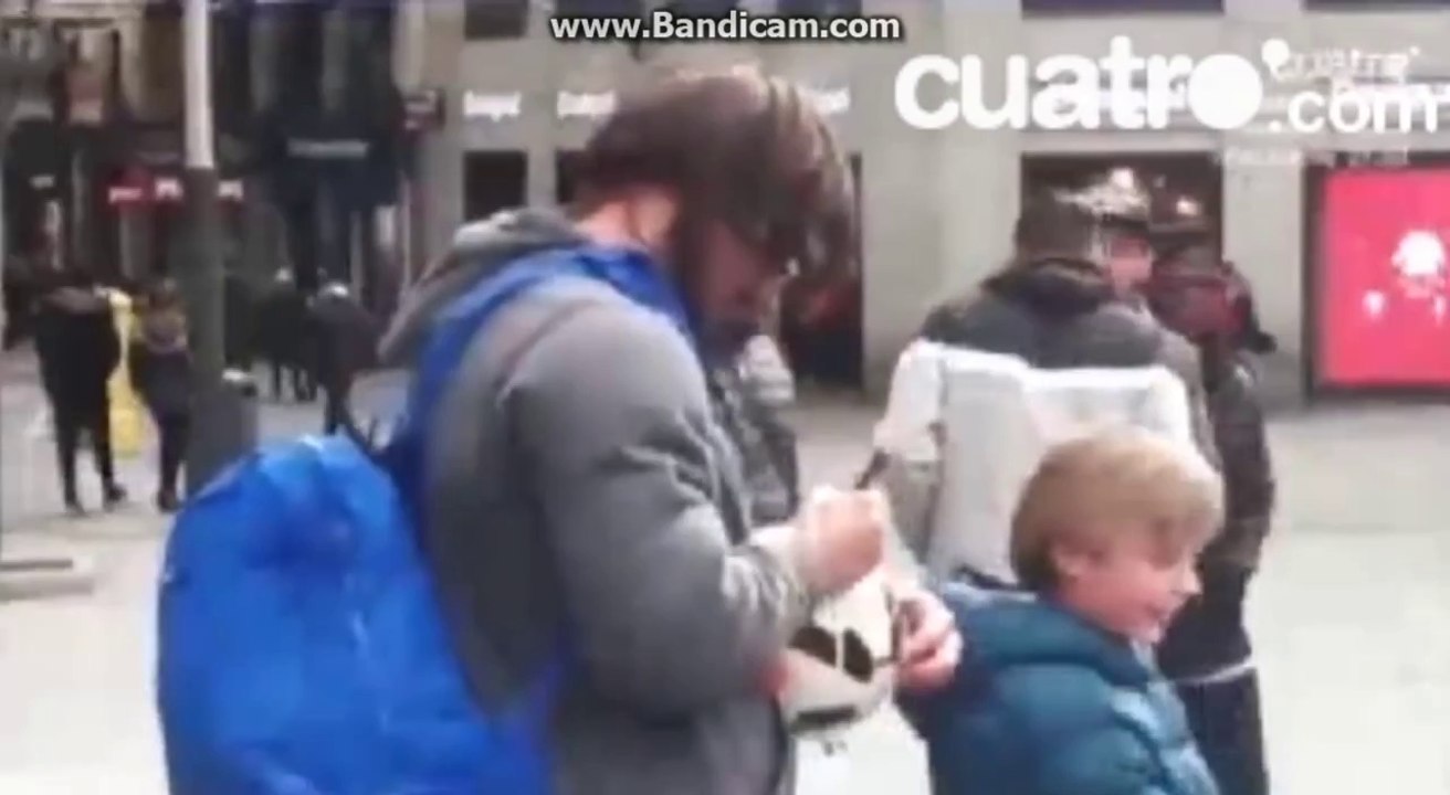 Cristiano Ronaldo disguised gives to one Real Madrid C.F. fan an incredible surprise (FULL VIDEO)