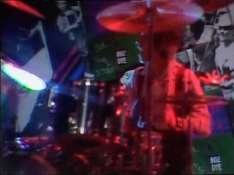 Clash - Tommy Gun (Somthing Else)