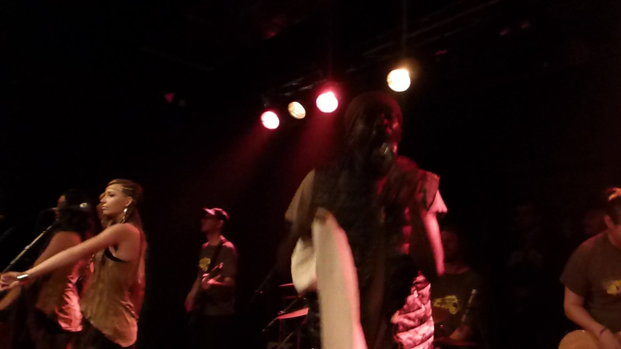 anthony b au moulin a marseille Whip Dem Jah Jah - Burn Iniquity - Oh Jah Remember (live)