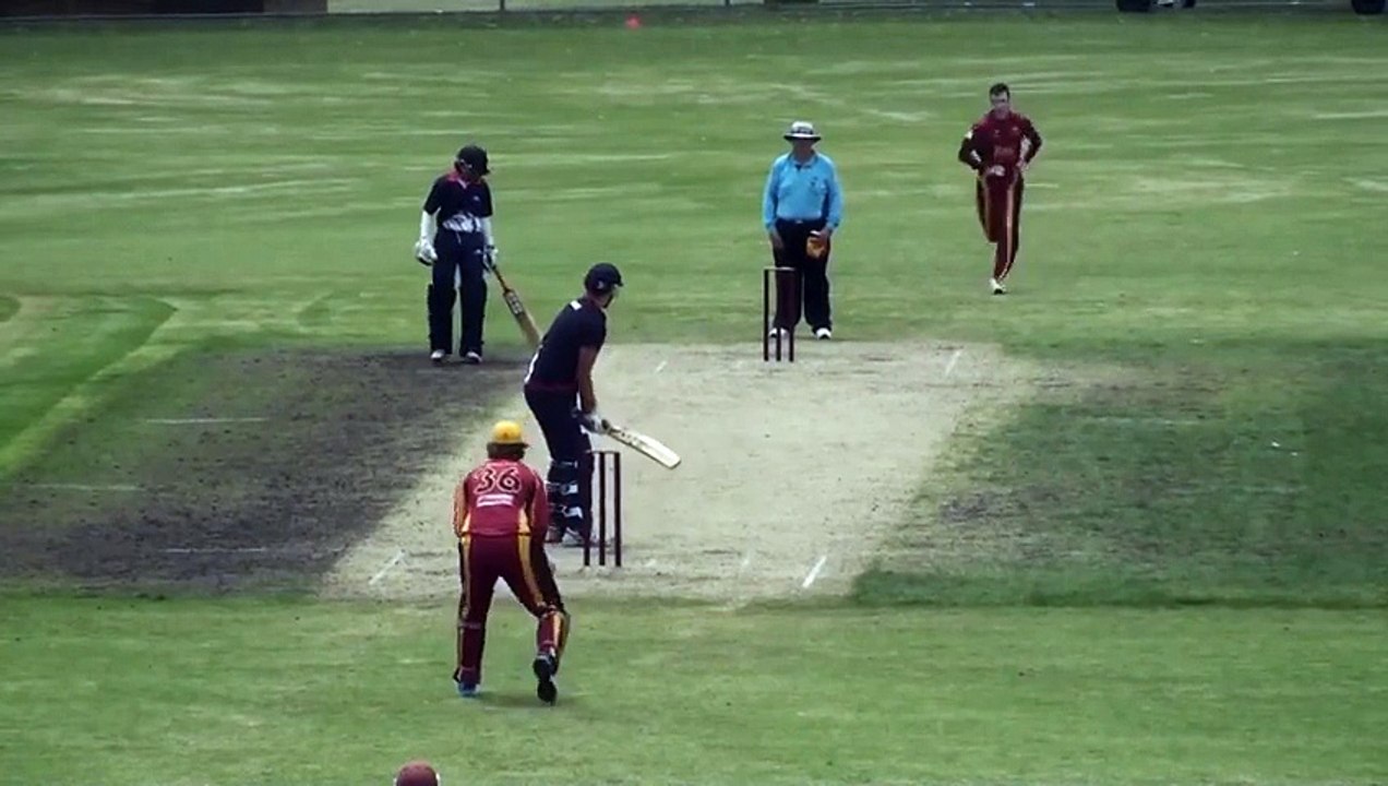Keep Your Eyes Fixed On The ‘DANGEROUS’ Ball In a Cricket Match!