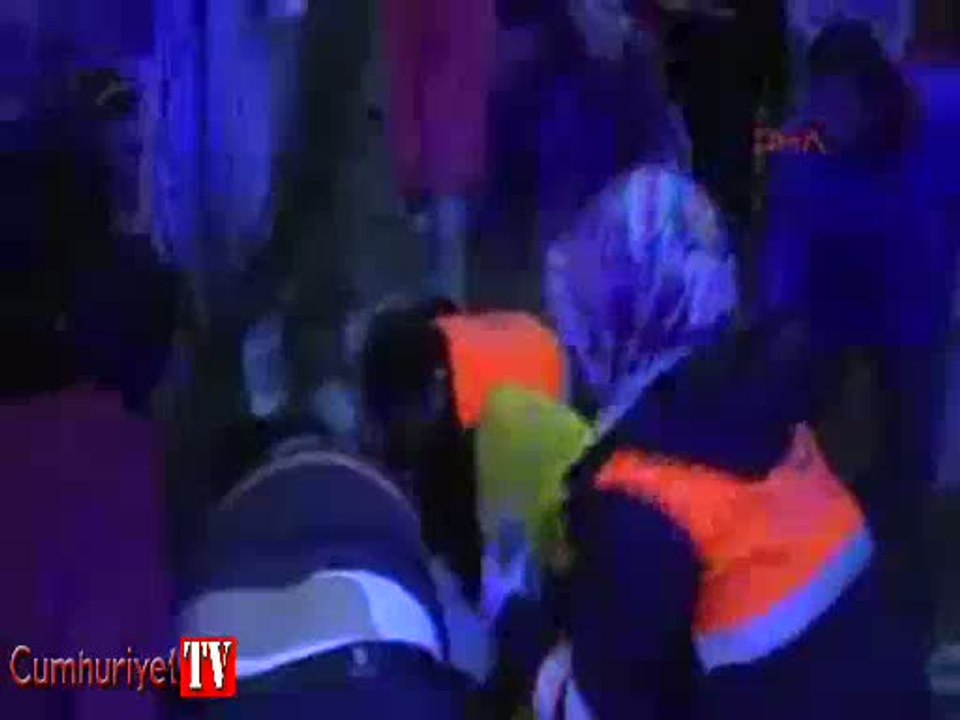 Sokak ortasında sopalı, bıçaklı, palalı kavga: 2'si ağır 3 yaralı