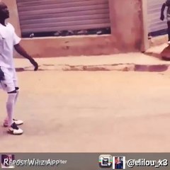 Regardez comment Ouzin Keita supportait les Lions avec son équipement de foot. Mdr !